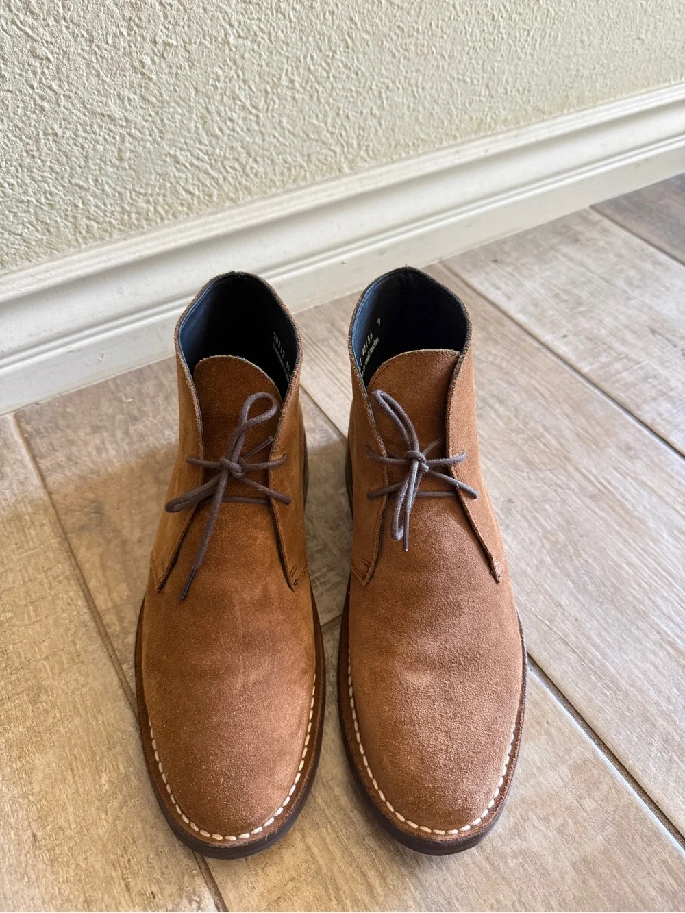 Men’s Chukka Boots in Cognac Suede